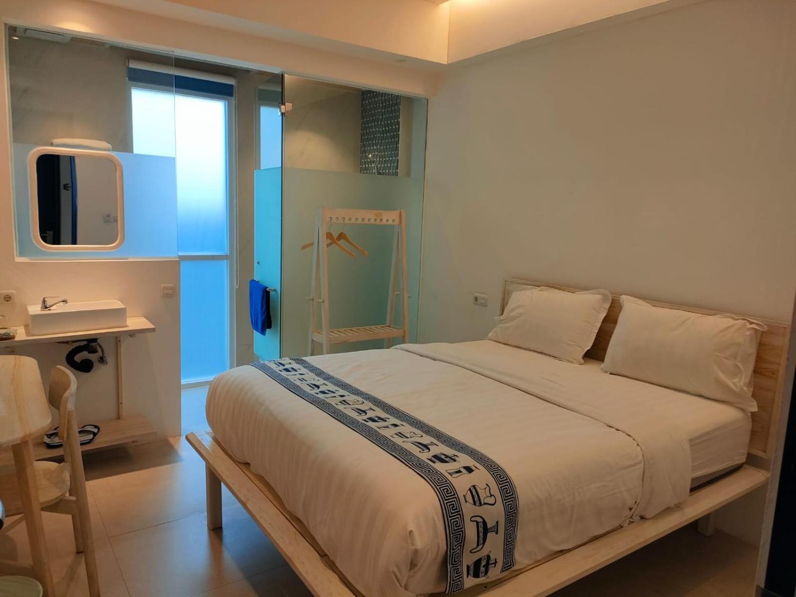Little Mykonos 3*